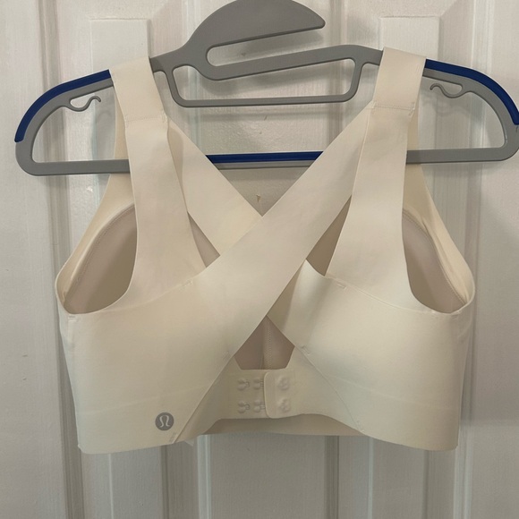 Lululemon Size 34E Enlite Bra White - Picture 3 of 6